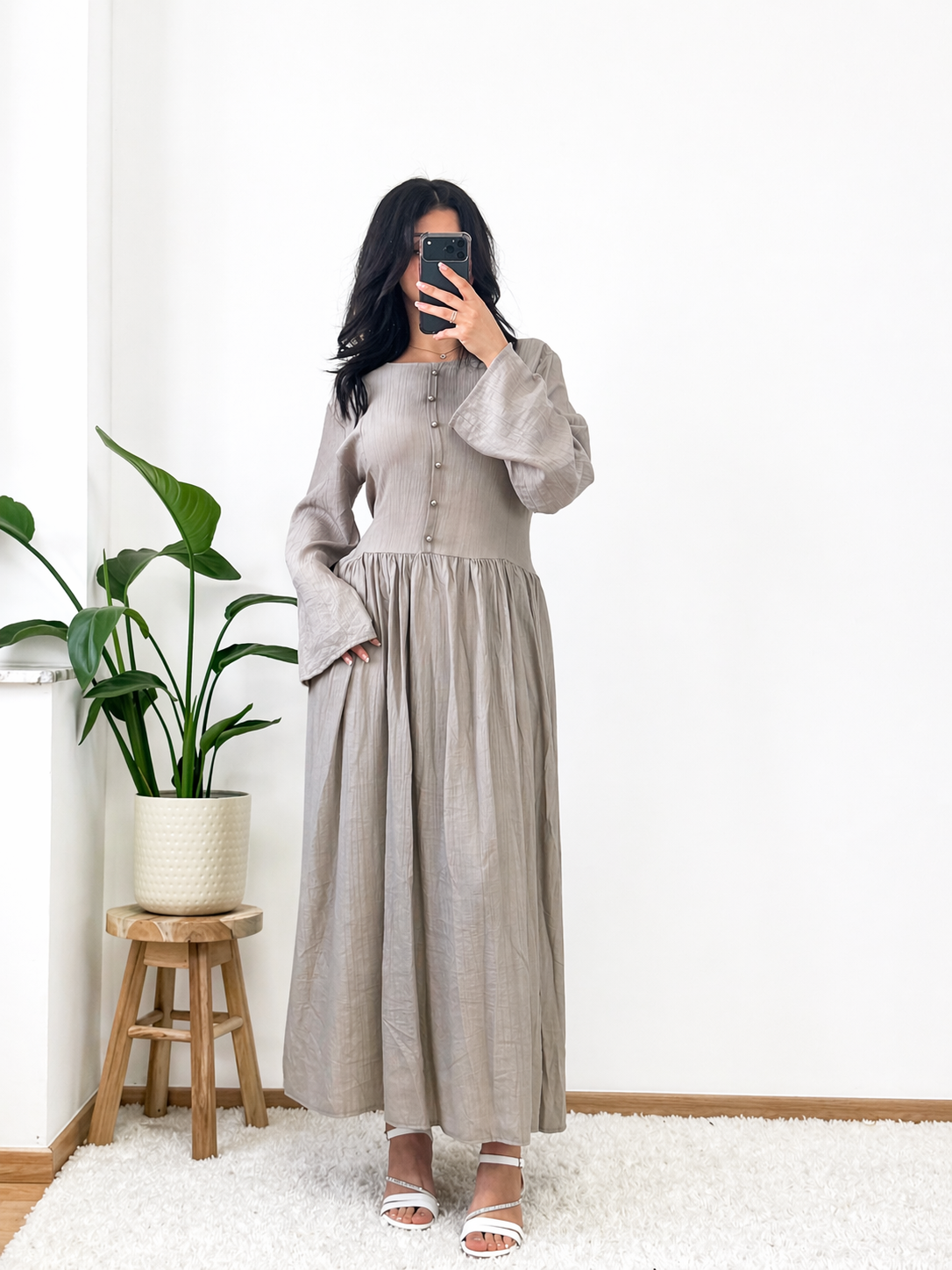 LANGES KLEID MIT RAFFUNG
