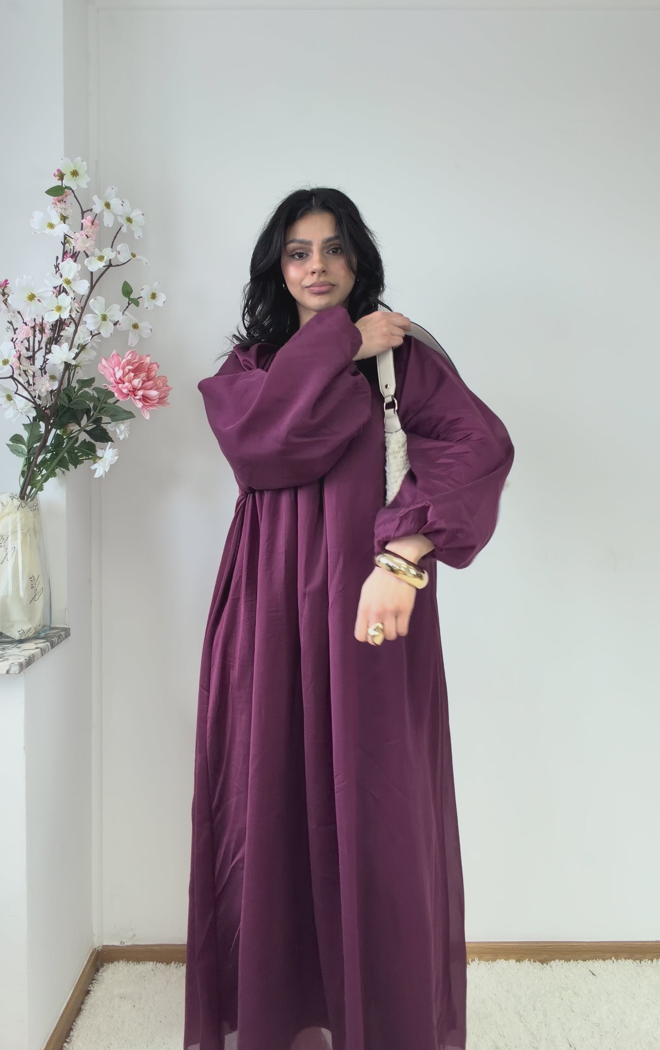 MAXIKLEID MIT BALLONÄRMELN